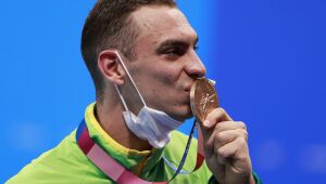 Fernando Scheffer brilha e conquista o bronze na natação