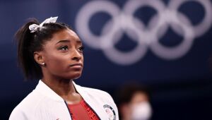 Simone Biles não vai competir nas barras e no salto, especialidade de Rebeca