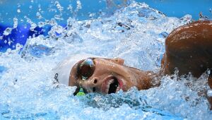 Guilherme Costa termina em último nos 800m livre em Tóquio