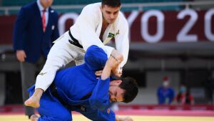 Rafael Macedo sofre ippon aos 31 segundos de luta e é eliminado