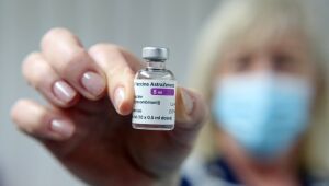 Anvisa alerta sobre casos raros de Guillain-Barré após vacinação