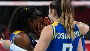 Brasil bate a Sérvia e mantém invencibilidade no vôlei feminino