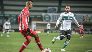 Na fria Curitiba, Náutico é dominado pelo Coxa e perde a primeira na Série B