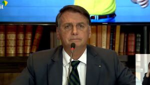 Especialistas veem possível crime de responsabilidade e improbidade de Bolsonaro em live