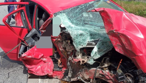 Idoso de 82 anos e filha de 54 morrem em grave acidente de carro na BR-101, em Goiana