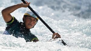 Ana Sátila faz ótimo tempo e avança à final da canoagem slalom nas Olimpíadas