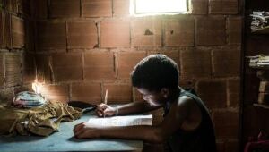Alunos pobres e pretos são mais afetados emocionalmente na pandemia, diz Datafolha