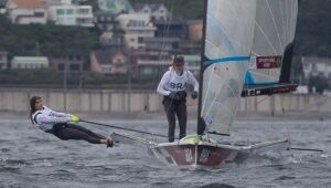 Martine e Kahena terminam regatas do dia com o 5&ordm; lugar na classe 49er.FX