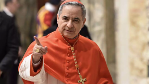 Vaticano julga cardeal por escândalo financeiro
