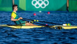 Lucas Verthein faz terceiro melhor tempo e se classifica às quartas, no remo