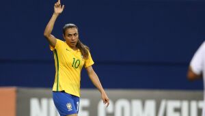 "Muito mais que uma jogadora de futebol", diz Pelé à Marta