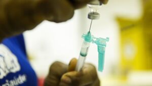 Grandes organizações internacionais pedem para priorizar vacinação em países pobres