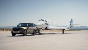 Land Rover dá suporte ao primeiro voo espacial com tripulação da Virgin Galactic