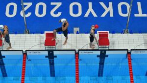 Brasil fica em penúltimo no revezamento 4x100m livre feminino da natação nas Olimpíadas