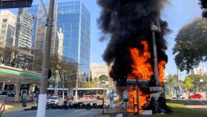 Polícia de SP prende suspeito de participar de incêndio à estátua de Borba Gato