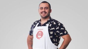 Antônio é eliminado do Masterchef ao errar em receita inspirada no pai de Fogaça