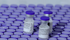 Pernambuco aguarda mais de 220 mil doses de vacina contra a Covid-19 nesta sexta (24)
