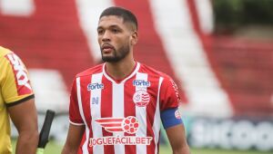 Após frustrada ida ao Azerbaijão, Náutico negocia Rhaldney com Atlético-GO
