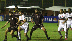 Santa Cruz perde chances e fica no empate contra o Jacuipense