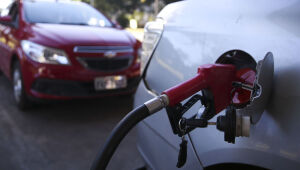 Veja como dirigir de forma mais econômica para gastar menos gasolina