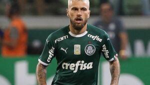 Fortaleza anuncia a contratação do meia Lucas Lima