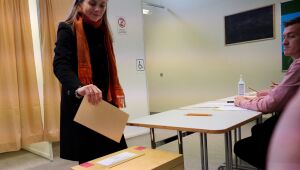 Islândia se torna o primeiro país europeu a ter uma maioria de mulheres no Parlamento