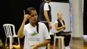Surdos defendem Libras como segundo idioma oficial do Brasil