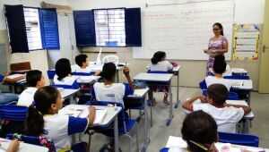 Mulheres são maioria entre professores de inglês na rede básica