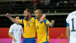 Brasil sofre contra Japão na Copa do Mundo de Futsal, mas vai às quartas