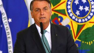 Bolsonaro diz que 'até o final deste mês' governo deve decretar fim da pandemia