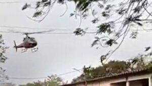Bandidos sequestram helicóptero no Rio para tentar chegar a presídio