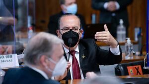Senadores discutem na CPI: 'Vai pros quintos'; 'vai você e seu presidente (Bolsonaro)'