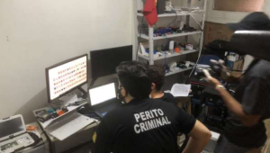 Médico, sócio de escola e outros dois são presos com mais de 2 mil vídeos de pornografia infantil