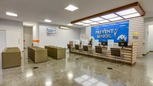 Como vou confiar no médico para tratar minha mãe?, pergunta filha de segurada da Prevent Senior