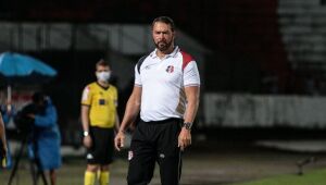 Roberto deve ficar até pré-Copa do Nordeste, mas não garante permanência em 2022