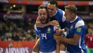 Brasil vence Marrocos e avança para semi na Copa do Mundo