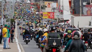 Apoiadores de Bolsonaro se concentram para motociata no Agreste de Pernambuco