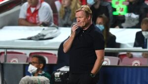 Barcelona demite o técnico Ronald Koeman