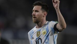 Scaloni convoca Messi e sete promessas para jogos das Eliminatórias