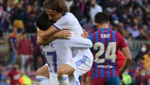 Com golaço de Alaba e Camp Nou lotado, Real vence o Barcelona pelo Espanhol