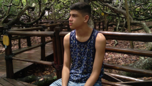 Adolescente que teve braço amputado após acidente em ônibus recebe alta do HR