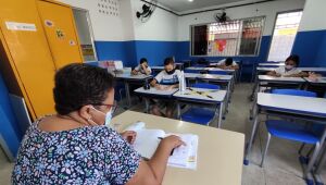 Estudantes do 5º ano e do EJA voltam às aulas presenciais em Jaboatão dos Guararapes