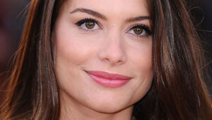 Alinne Moraes diz que personagem vai quase enlouquecer