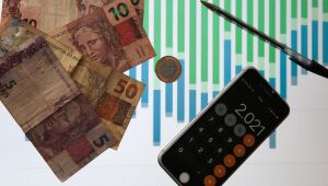Veja quem terá direito ao Auxílio Brasil, que substitui o Bolsa Família