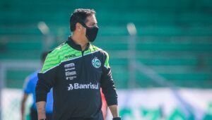 Demitido pelo Juventude, Marquinhos Santos assume o América-MG
