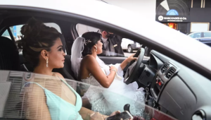 Grávida, noiva dirige até o próprio casamento após rejeições de corridas por aplicativo