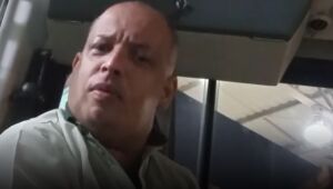 Motorista de ônibus diz que foi questionado por ser gay e reação viraliza
