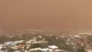 Tempestade de areia escurece o céu em Campo Grande durante a tarde