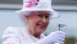 Rainha Elizabeth 2ª tem túnel secreto que liga palácio a bar em Londres
