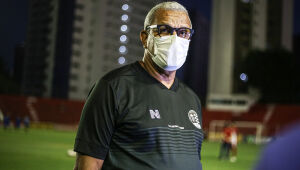 Mesmo sem acesso, Hélio faz avaliação positiva ao fim da Série B